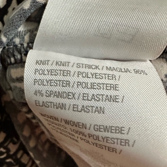 Black and White Patterned Women's Top - Picture 3 of 3